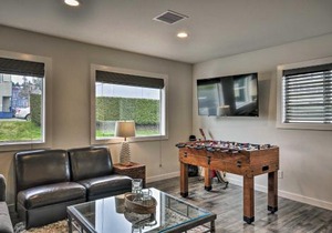 Sleek Riverfront Condo on Pier in Downtown Astoria