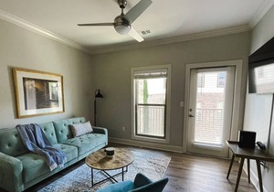 Sleepover: Alluring 1BD/1BA + Gym - Little Rock