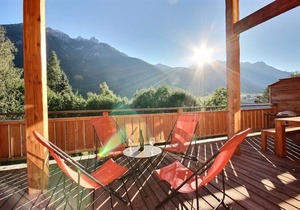 Sleeps 14. Charming and prestigious apartment in Serre Chevalier
