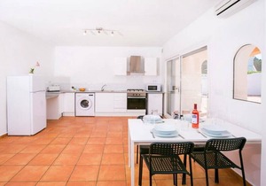 SLEEPS 24, 4 APTS, PRIVATE POOL, PERFECT FOR FRIENDS/FAMILY & CYCLING GROUPS