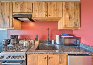 Slopeside Burke Mountain Condo w/Fireplace!