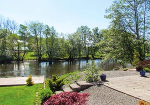 Small, beautiful holiday apartment 50 metres from the river Sokno.
