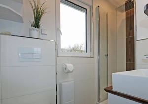 Small but nice. 2 bedroom bungalow with terrace - 40 m from the beach!