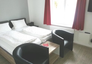 Small Double Room (Standard) - Pension Marktblick - bed & breakfast