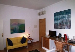 Small studio with garden view in the manor house with pool and garden