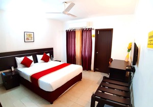 SmartStay Long Stay DLX Room in Luxury Apartment - MG Road area