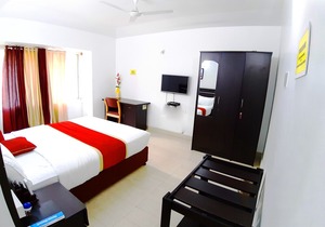 SmartStay Long Stay DLX Room in Luxury Apartment - MG Road area