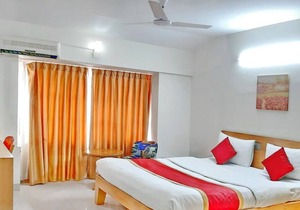 SmartStay Private DLX Room in Luxury Apt-M G Road