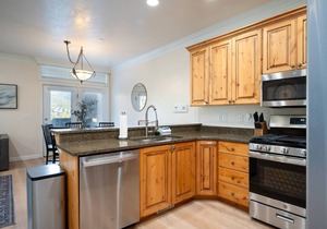 Snowbasin Lakehouse LS27 |Hot Tub|Pool |Pickleball