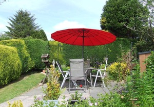 SNOWDONIA LOG CABIN RETREAT. 4/6 BERTH FAMILY/PET FRIENDLY. MOUNTAIN VIEWS