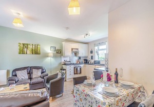 Snowdrop Cottage - W43121