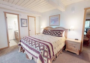 Snowmass Ski-In, Ski-Out 4 Bedroom w/ private balcony, views, pool, and hot tub!