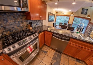 Snowy Creek 4 - Ski in Ski out, Private Hot Tub, Short Walk to Whistler Village