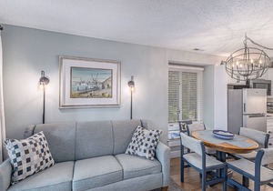 🏖️ Snug Lake View Condo @ The Shores | Beach Views + Deck + Champagne Welcome ➠ 5689