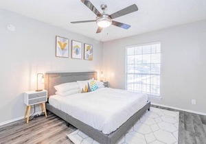 SoCo Chic Apartment Suites Close to Downtown
