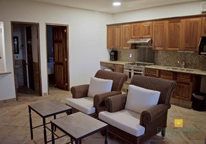 "Sol", One bedroom Apartment. You can walk to Beach and Restaurants.