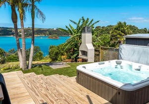 Sol Spa Oasis - Surfdale Holiday Home