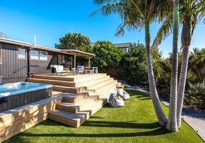 Sol Spa Oasis - Surfdale Holiday Home