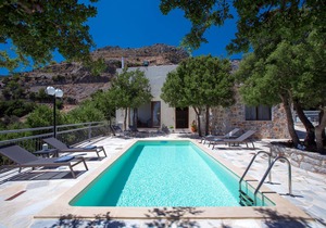 Somnia Villa, With private pool, close to amenities, nature's revitalisation