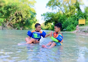Son's River Ranch Glamping Cabin #1 Rare Find! Glamping on the Gorgeous San Marcos River!