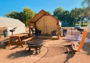 Son's River Ranch Glamping Cabin #6 Cabin on the Beautiful San Marcos River