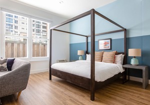 Sonder | State Suites | Bright Studio