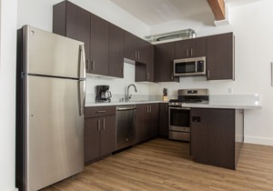 Sonder | State Suites | Lively Studio