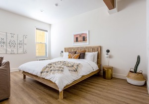 Sonder | State Suites | Sunny Studio
