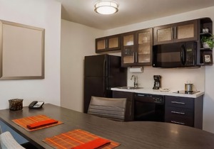 Sonesta Simply Suites Chicago Waukegan