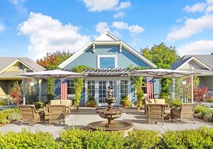 Sonoma Bungalow Studio Suite 6 is located just steps from Historic Sonoma Plaza