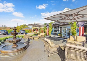 Sonoma Bungalow Studio Suite 6 is located just steps from Historic Sonoma Plaza
