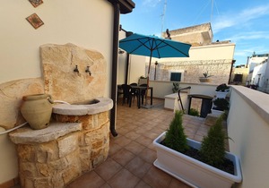 Sotto L'arco House