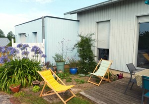 South-Facing Home with WiFi, Garden, Terrace, Near Beach in Trégastel