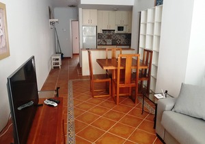 South facing one bedroomapartment with WIFI & private parking