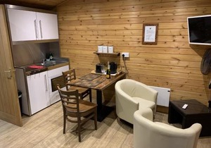 Southernwood - Garden Lodge 8
