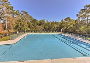 Southport Resort Condo w/Balcony,Pool+Beach Access