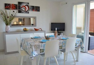 Spacieux 3 pièces avec terrasse, piscine et garage, à 2 pas de la plage – Saint Raphaël - FR-1-226A-274