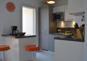 Spacieux 3 pièces avec terrasse, piscine et garage, à 2 pas de la plage – Saint Raphaël - FR-1-226A-274