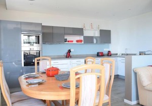 Spacieux appartement à Évian-les-Bains avec balcon et garage - FR-1-498-48