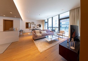 Spacious 1 Bed Apartment in City Walk