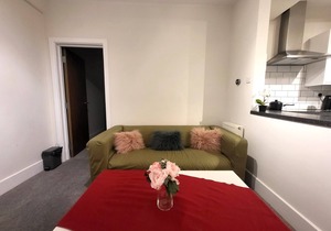 Spacious 1 Bedroom Apartment in Chiswick