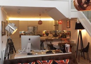 Spacious 1 Bedroom Split Level Old Pub Conversion Tower Bridge
