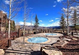 Spacious 1Br Ski in/Ski Out the Top of Bachelor Gulch! by RedAwning