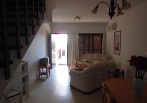 Spacious 2 Bed House with amazing sea views, new aircon & wifi - Great location!