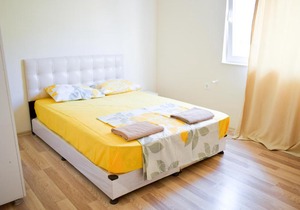 Spacious 2 Bedroom for 5 With Mountain View. Free Wifi