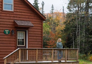 Spacious 2-Bedroom Log Cabin with Loft