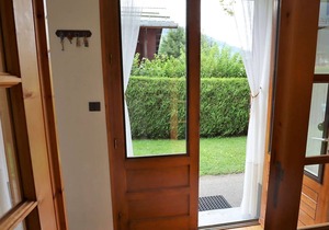 Spacious 2-BR Apartment for 4 in Heart of Arêches - Terrace, Parking & Ski Storage