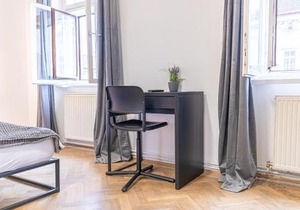 Spacious 2BR Apt -Near Wiener Stadthalle BurggasseWiener Well Located