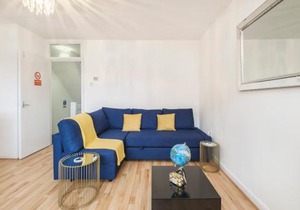 Spacious 3 Bed 1 Bath Hse w guest toilet w parking Near Excel - E16