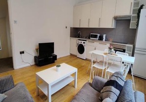Spacious 3 Bed Flat near Liverpool street, Spitalfields